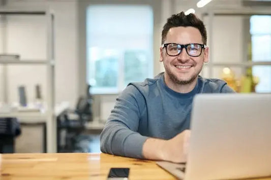 Best office furniture gifts for men 2026 - complete Black Friday guide with tech, accessories and ergonomic chair recommendations